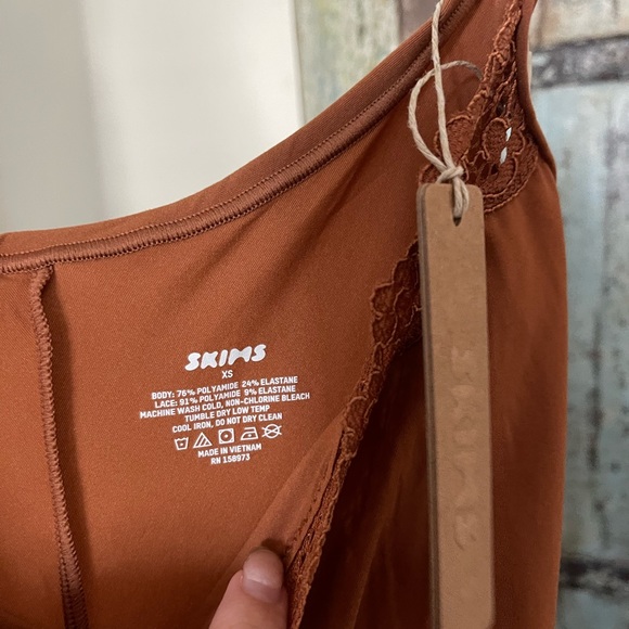 NWT SKIMS Fits Everybody Corded Lace Slip Dress In Bronze - Picture 6 of 6